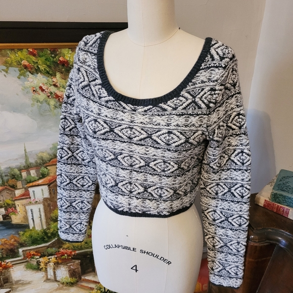 Moth crop sweater anthropologie Medium - Picture 2 of 7